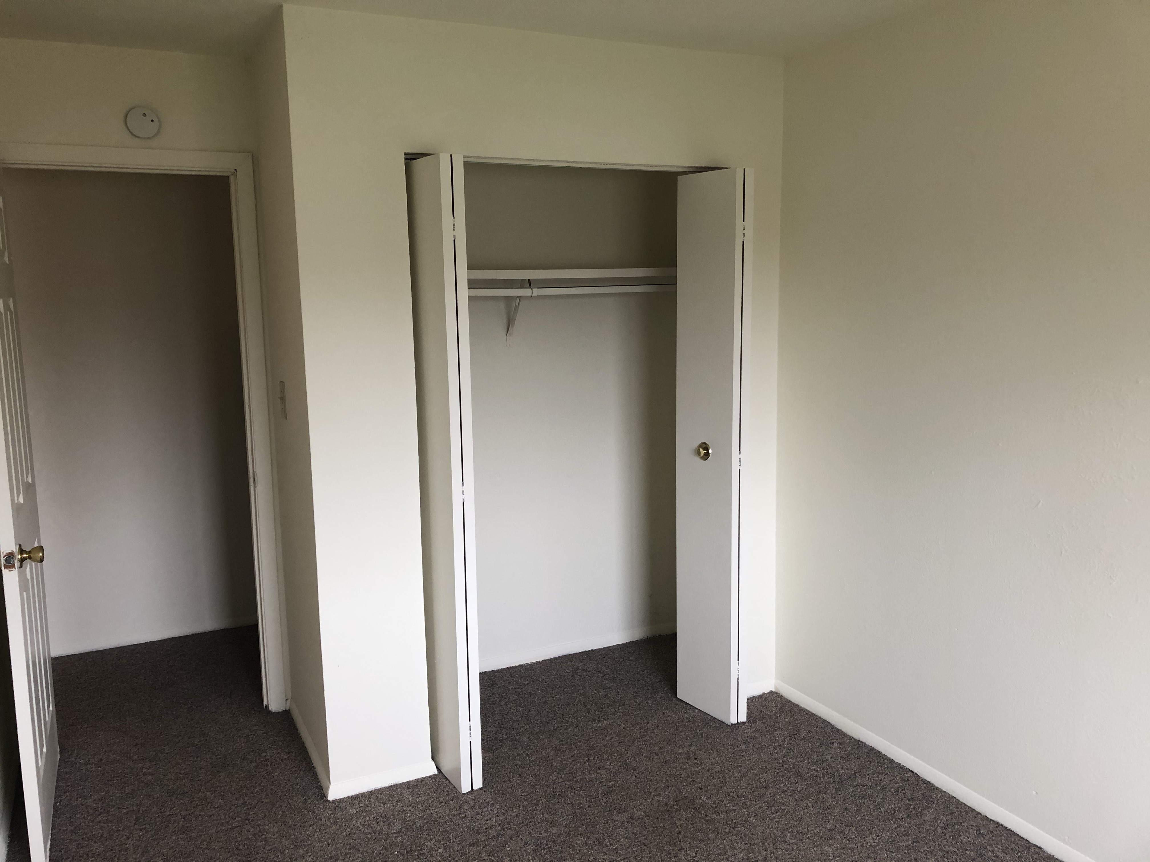 Closet at Farmington Hills Apartments, 1000 W Mishawaka Rd, Elkhart, IN 46517