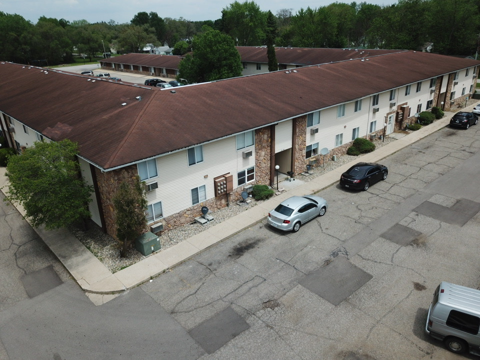Parking lot at Farmington Hills Apartments, 1000 W Mishawaka Rd, Elkhart, IN 46517